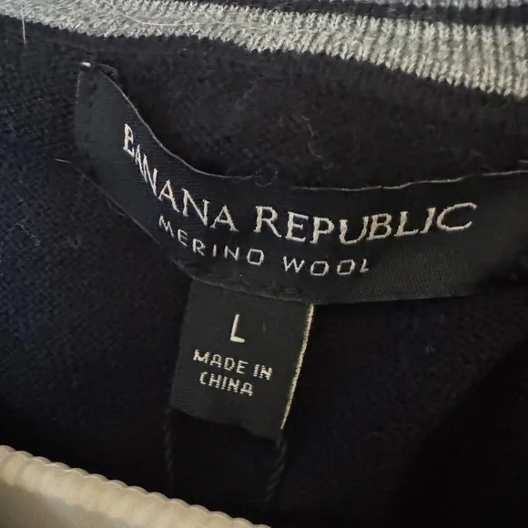 NWT MENS L Lg Banana Republic Merino Black Crewneck Sweater Minimalist Design - Picture 2 of 11